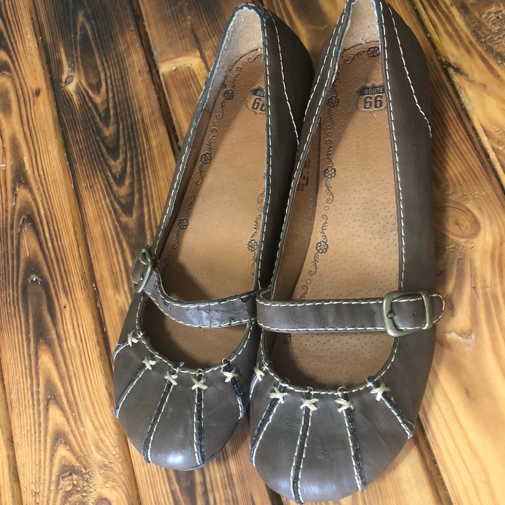 Final Price! Brown Leather Flats